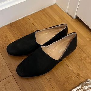 Women’s comfort flats